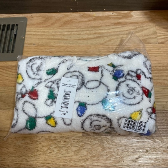 Winnie the Pooh Fleece Fuzzy Outfit 24 mos NEW Christmas Lights Disney - Picture 2 of 5